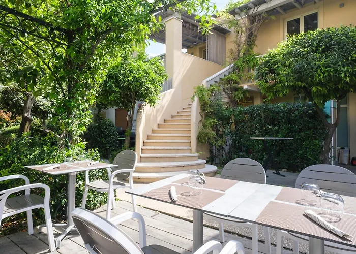 Kemani Sara - Boutique Nocleg ze śniadaniem 4*