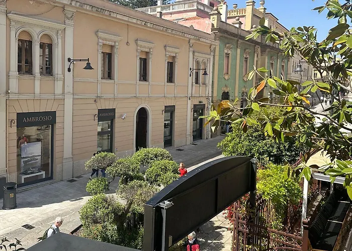 Nocleg ze śniadaniem Kemani Sara - Boutique Olbia