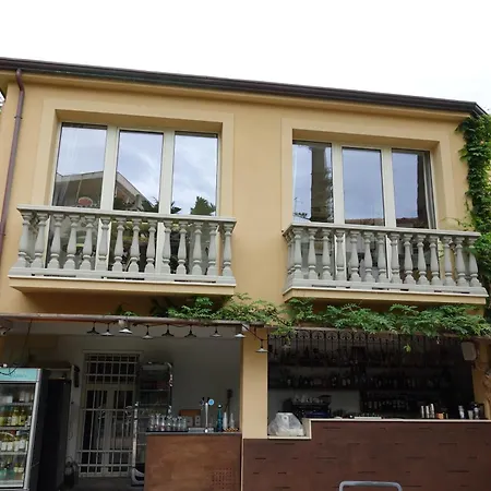Bed & Breakfast Kemani Sara *