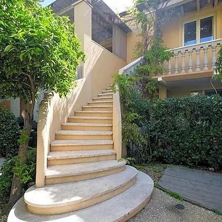 Bed & Breakfast Kemani Sara - Boutique 4*