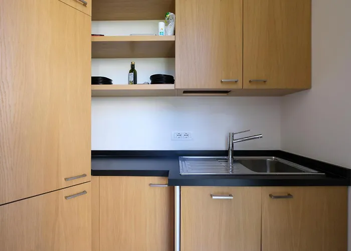 Kemani Sara - Boutique 4* オルビア