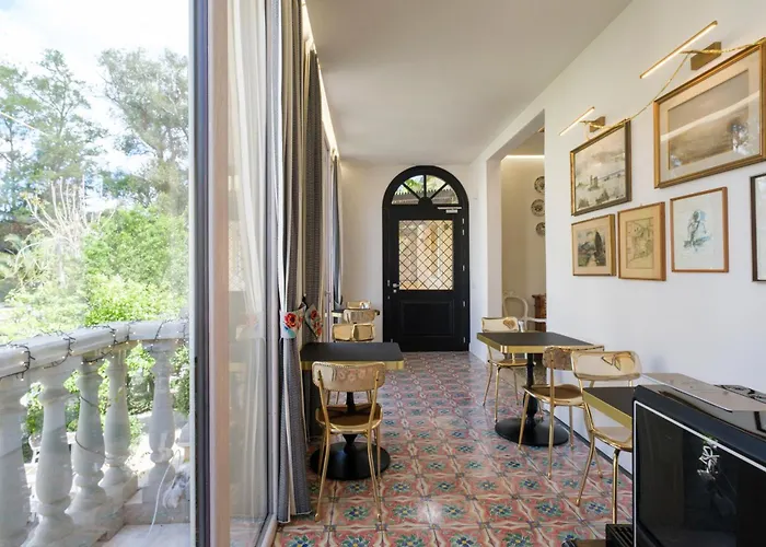 Kemani Sara - Boutique 4*