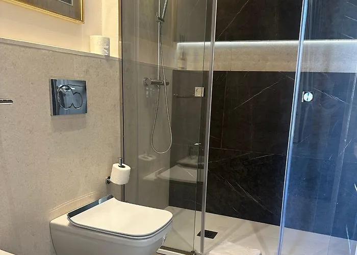 Kemani Sara - Boutique 4* オルビア